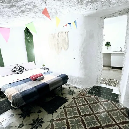 Casa Cueva Puerta Valencia * Paterna